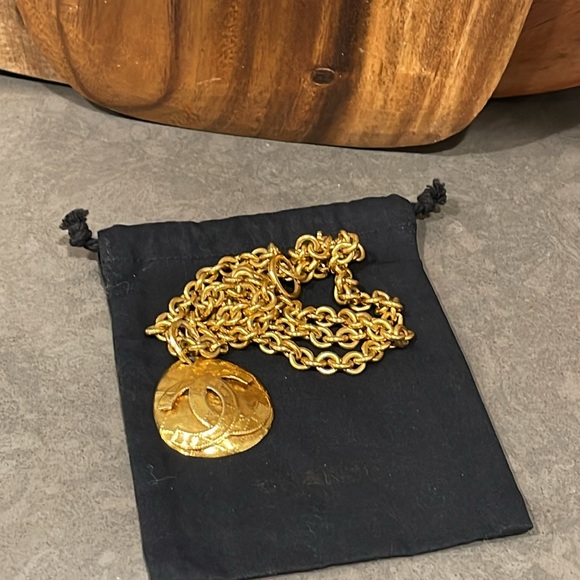 Chanel Coco Mark Matelasse Gold Plated Necklace - Picture 2 of 9